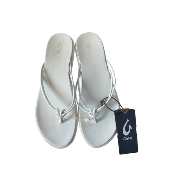 OluKai Women's 'Aka Beach Sandals white size 11 - Picture 3 of 8
